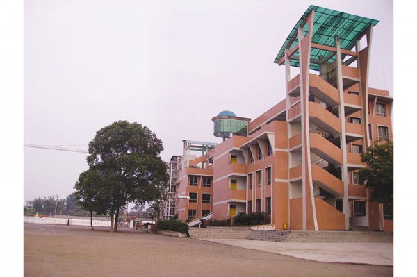重慶市武隆區(qū)白馬中心小學(xué)校改擴建項目